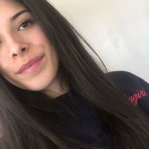 Meet your Posher, Roxana